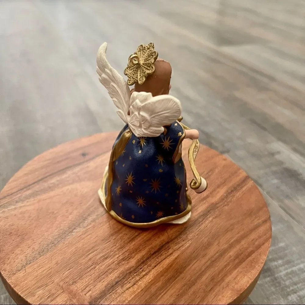 Hallmark Madame Alexander Holiday Angels “Angel of the Nativity”